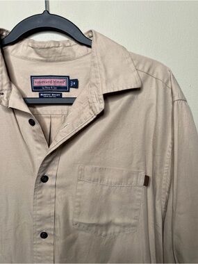 Vineyard Vines Murphy Button Down Long Sleeve Men’s Medium. Tan. Coastal summer